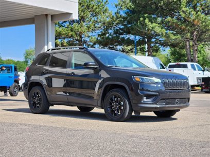 Used 2023 Jeep Cherokee Altitude Lux