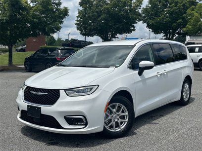 Used 2023 Chrysler Pacifica Touring-L