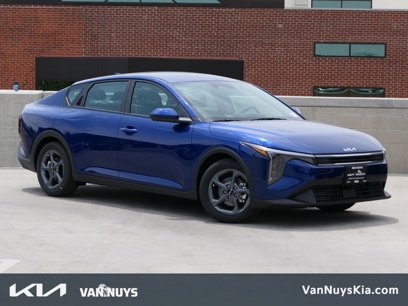 New 2025 Kia K4 LXS