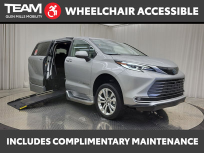 Used 2022 Toyota Sienna Platinum