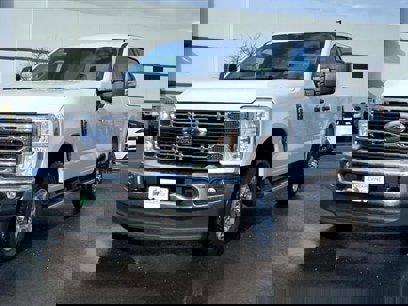 New 2025 Ford F250 XL w/ 360-Degree Camera Package