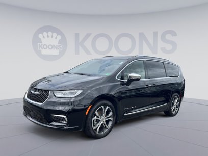 New 2025 Chrysler Pacifica Pinnacle w/ Trailer Tow Group