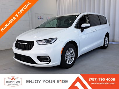 Used 2023 Chrysler Pacifica Touring-L