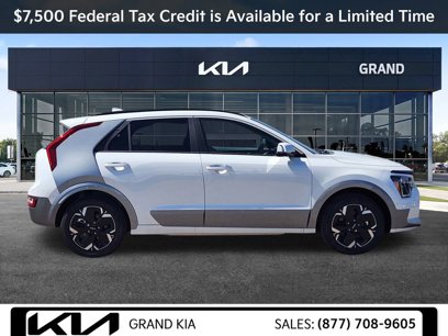 New 2025 Kia Niro Wave w/ Wave Preserve Package