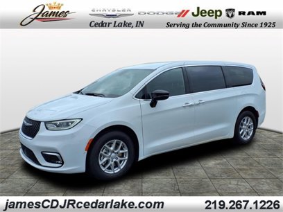 New 2026 Chrysler Pacifica Select