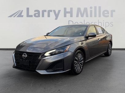 Used 2023 Nissan Altima 2.5 SV