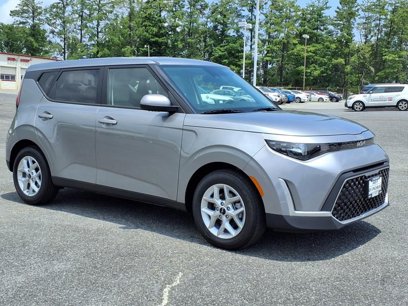 New 2025 Kia Soul LX