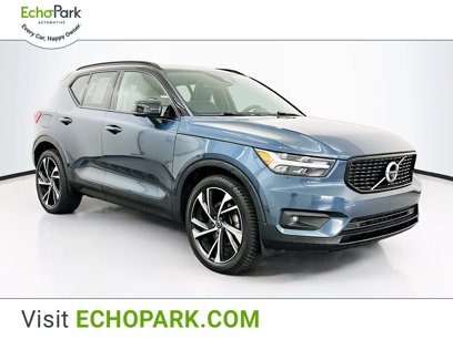 Used 2022 Volvo XC40 T5 R-Design w/ Advanced Package