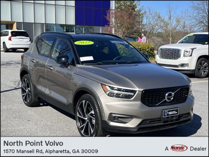 Certified 2022 Volvo XC40 T5 R-Design w/ Advanced Package