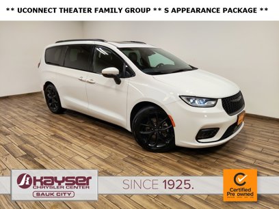 Certified 2023 Chrysler Pacifica Touring-L w/ Uconnect Theater Family Group
