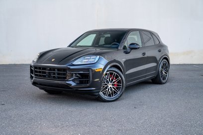 New 2025 Porsche Cayenne S
