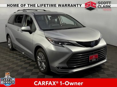 Used 2023 Toyota Sienna Platinum