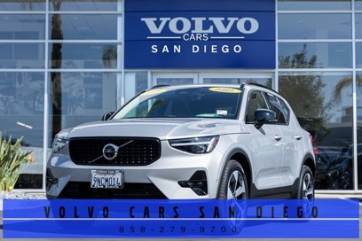 New 2025 Volvo XC40 B5 Plus