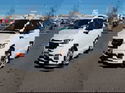 New 2025 Chrysler Pacifica Select