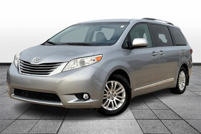 Used 2017 Toyota Sienna XLE