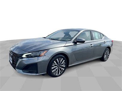 Used 2023 Nissan Altima 2.5 SV