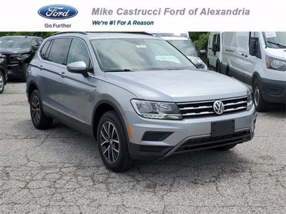 Used 2020 Volkswagen Tiguan SE w/ Panoramic Sunroof Package