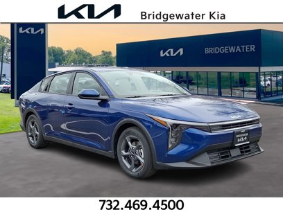New 2025 Kia K4 LXS