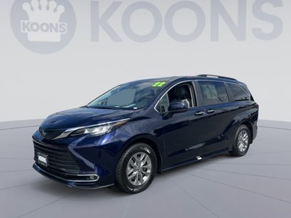 Used 2022 Toyota Sienna XLE