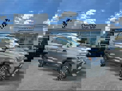 New 2025 Volkswagen Taos SE