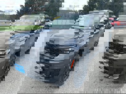 New 2025 Jeep Grand Cherokee L Altitude w/ Trailer Tow Package