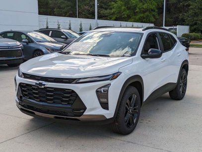 New 2025 Chevrolet Trax ACTIV w/ Sunroof Package