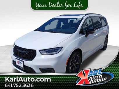 New 2025 Chrysler Pacifica Limited