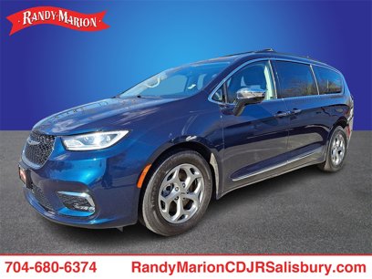 Used 2023 Chrysler Pacifica Limited