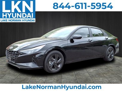 Certified 2022 Hyundai Elantra SEL w/ Convenience Package