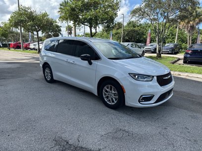 Certified 2024 Chrysler Pacifica Touring-L