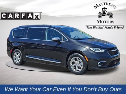 Used 2023 Chrysler Pacifica Limited
