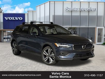 New 2025 Volvo V60 B5 Cross Country Plus w/ Protection Package Premier