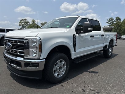 New 2025 Ford F350 XLT w/ FX4 Off-Road Package