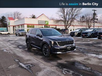 New 2025 Kia Sorento S w/ Panoramic Sunroof Package