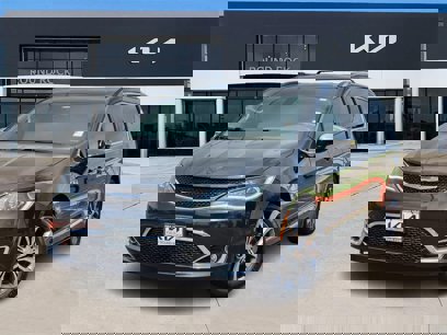 Used 2017 Chrysler Pacifica Limited