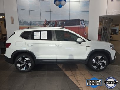 Certified 2024 Volkswagen Taos SE w/ Panoramic Sunroof Package