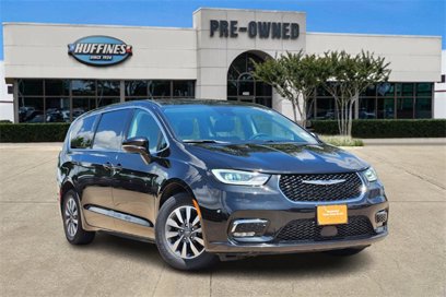Certified 2022 Chrysler Pacifica Touring-L