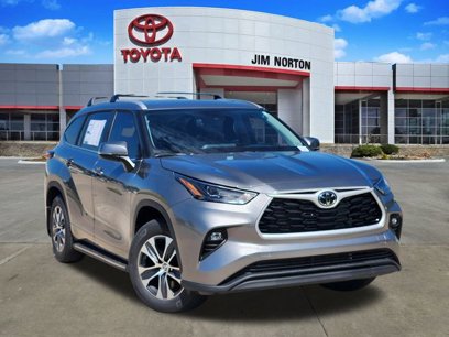 New 2025 Toyota Highlander XLE