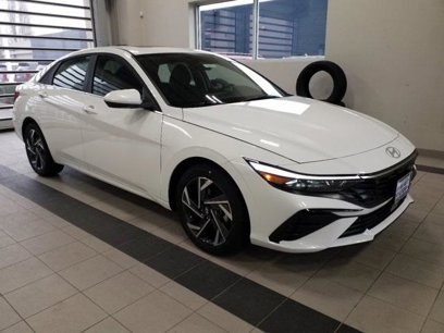 New 2025 Hyundai Elantra SEL w/ Cargo Package