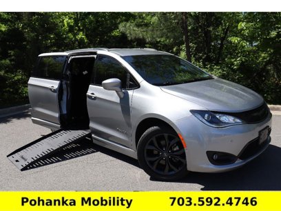 Used 2019 Chrysler Pacifica Touring-L