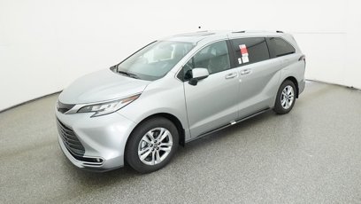 New 2025 Toyota Sienna Limited