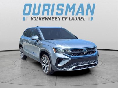 Certified 2024 Volkswagen Taos SE w/ Panoramic Sunroof Package