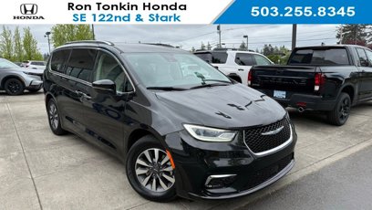 Used 2021 Chrysler Pacifica Touring-L