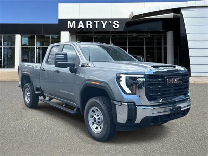 New 2025 GMC Sierra 2500 Pro w/ Convenience Package