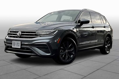 Used 2024 Volkswagen Tiguan SE w/ Panoramic Sunroof Package