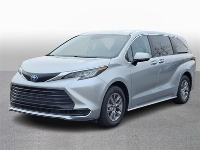 Used 2023 Toyota Sienna LE