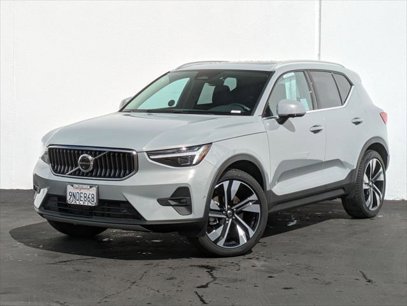 Used 2025 Volvo XC40 B5 Ultra w/ Climate Package