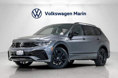 Certified 2022 Volkswagen Tiguan SE R-Line
