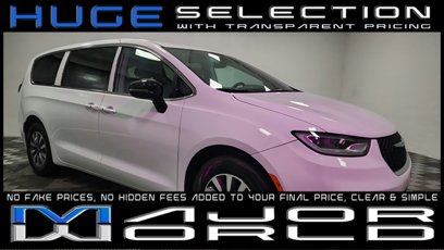 Used 2024 Chrysler Pacifica Select