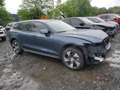 Used 2025 Volvo V60 B5 Cross Country Plus